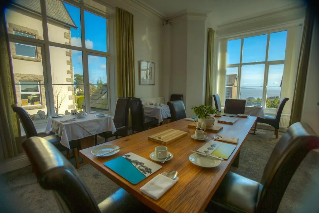 Corner Beech House 4*