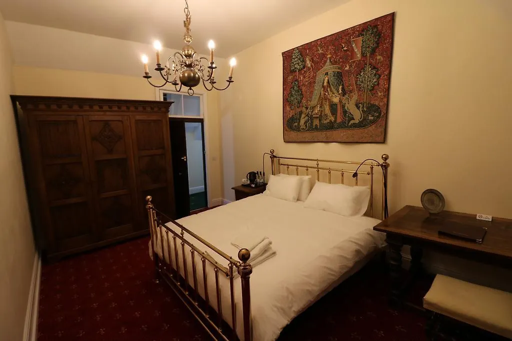 Castle Hotel 3*