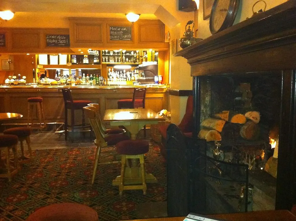 The Howard Arms 3*