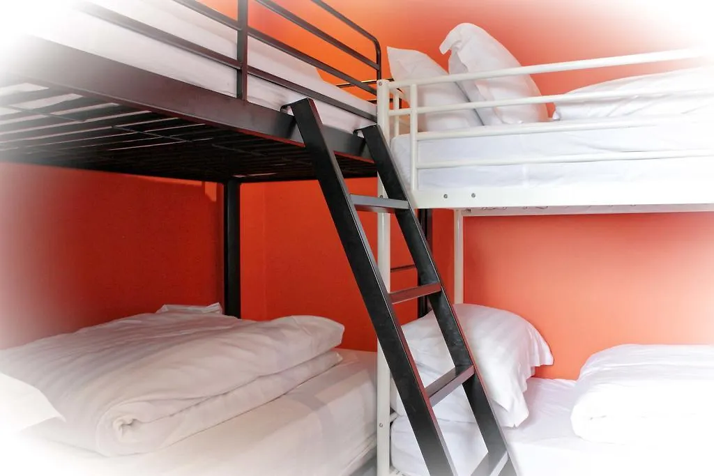 Lumely Fee Bunkhouse Aparthotel 3*