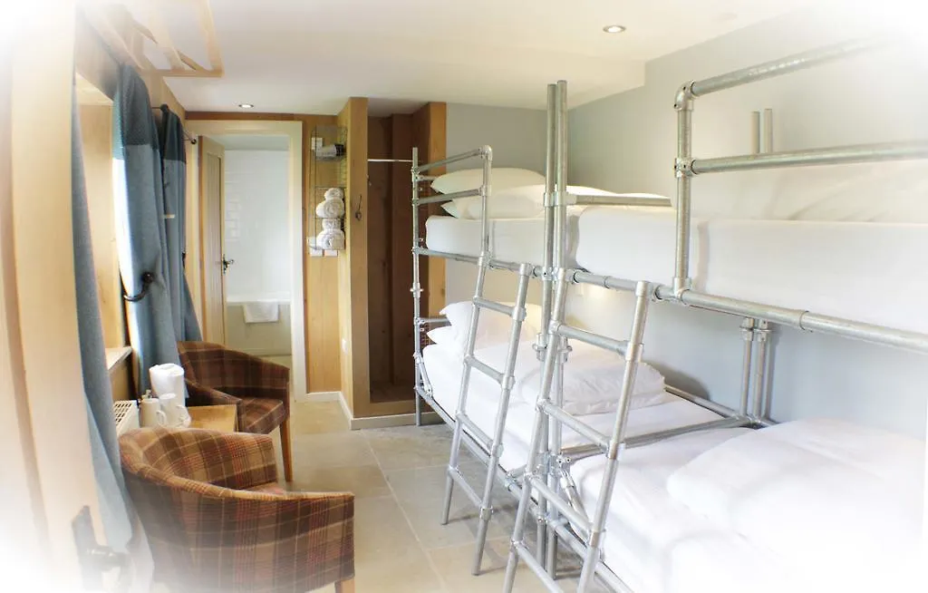 Lumely Fee Bunkhouse Aparthotel