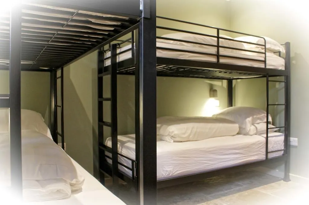 Aparthotel Lumely Fee Bunkhouse 3*