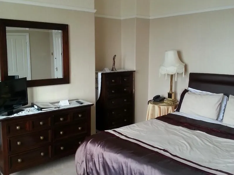Calder House Bed & Breakfast