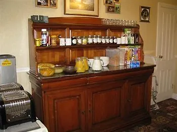 الشباب Meadowcroft 4*
