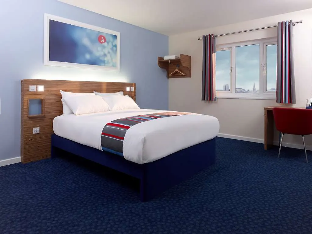 Travelodge 3*