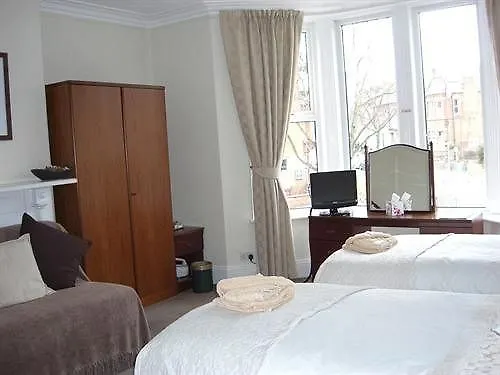 Warwick Pensjonat 3*