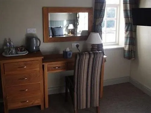 The Queen'S Arms Inn Hotel