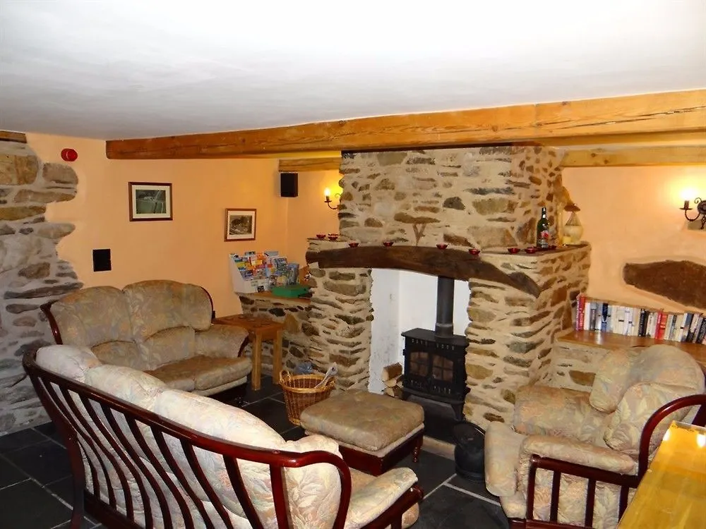 The Wayside And Whisky Barn Whitbeck