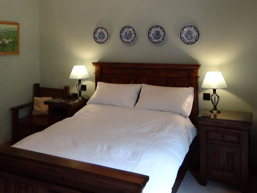 Casa de hóspedes The Wayside And Whisky Barn 4*