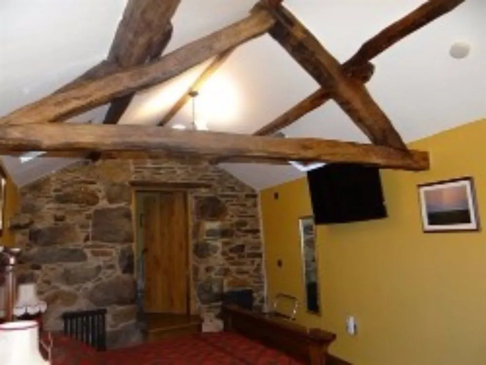 The Wayside And Whisky Barn Whitbeck