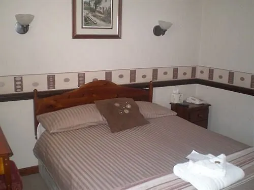 Inn The Bridge 3*