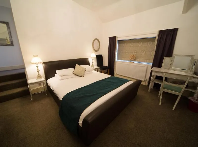 The Golden Fleece 4*
