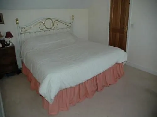 Bed & Breakfast Rebels Hide