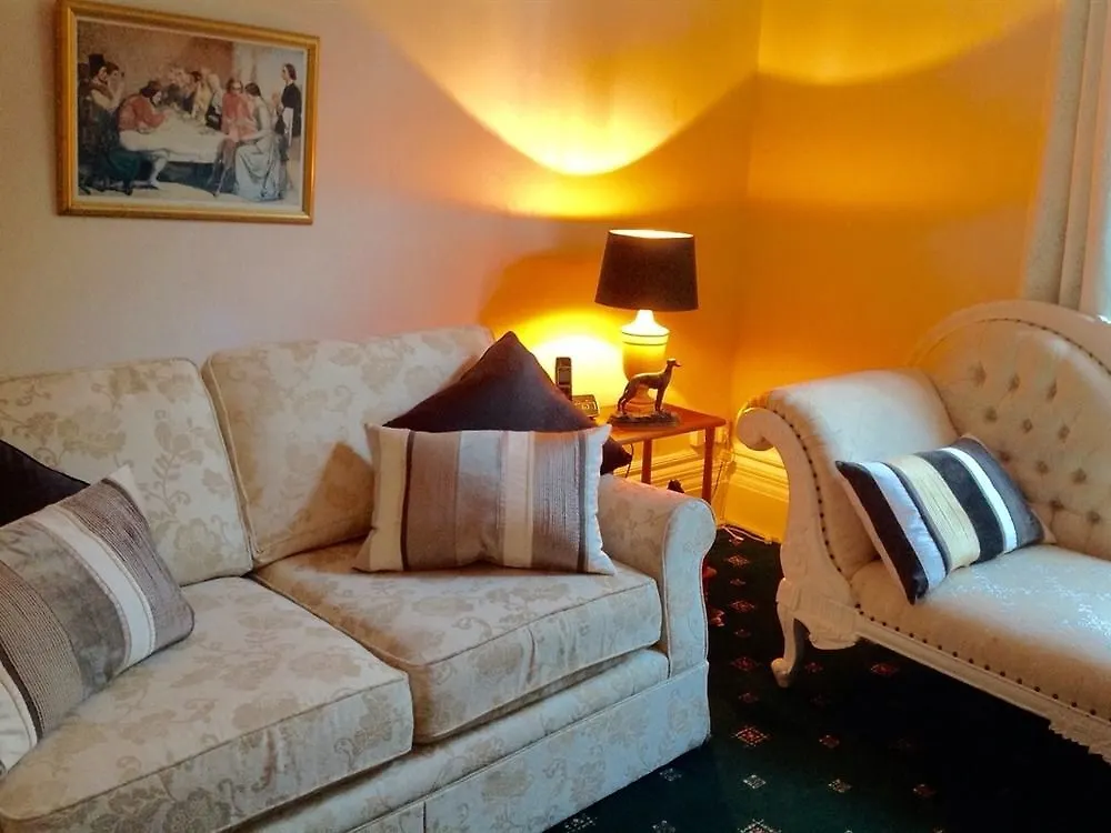 게스트하우스 Glenfield House 4*