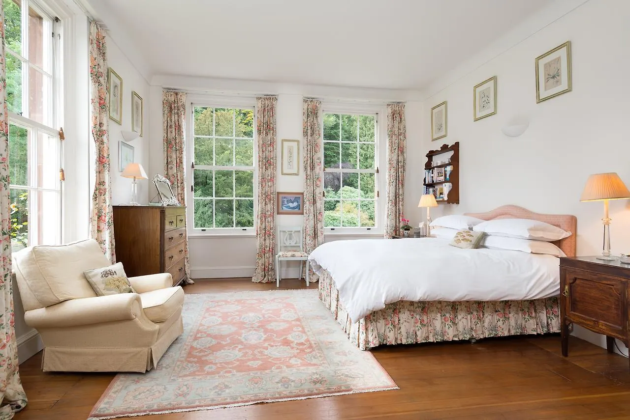 Warwick Hall Отель типа 