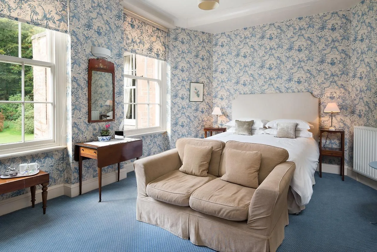 Warwick Hall Отель типа 