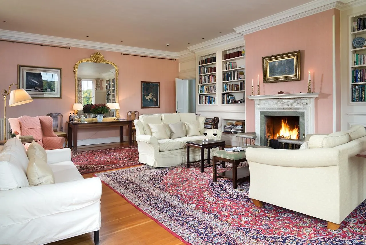 Warwick Hall Отель типа 