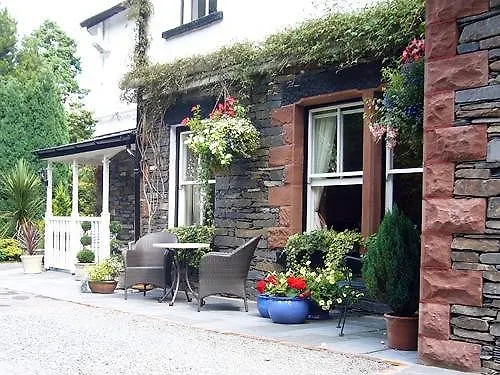 Lakes End Country