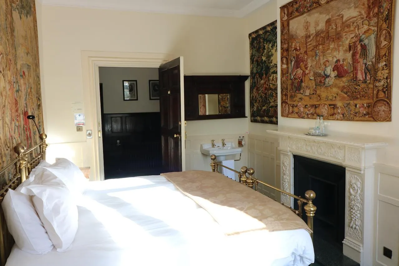 Hotel Castle 3*