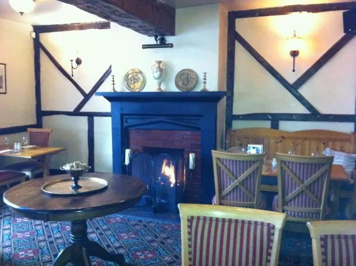 The Howard Arms 3*
