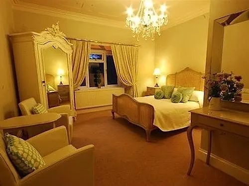 Hilton House Apartment *