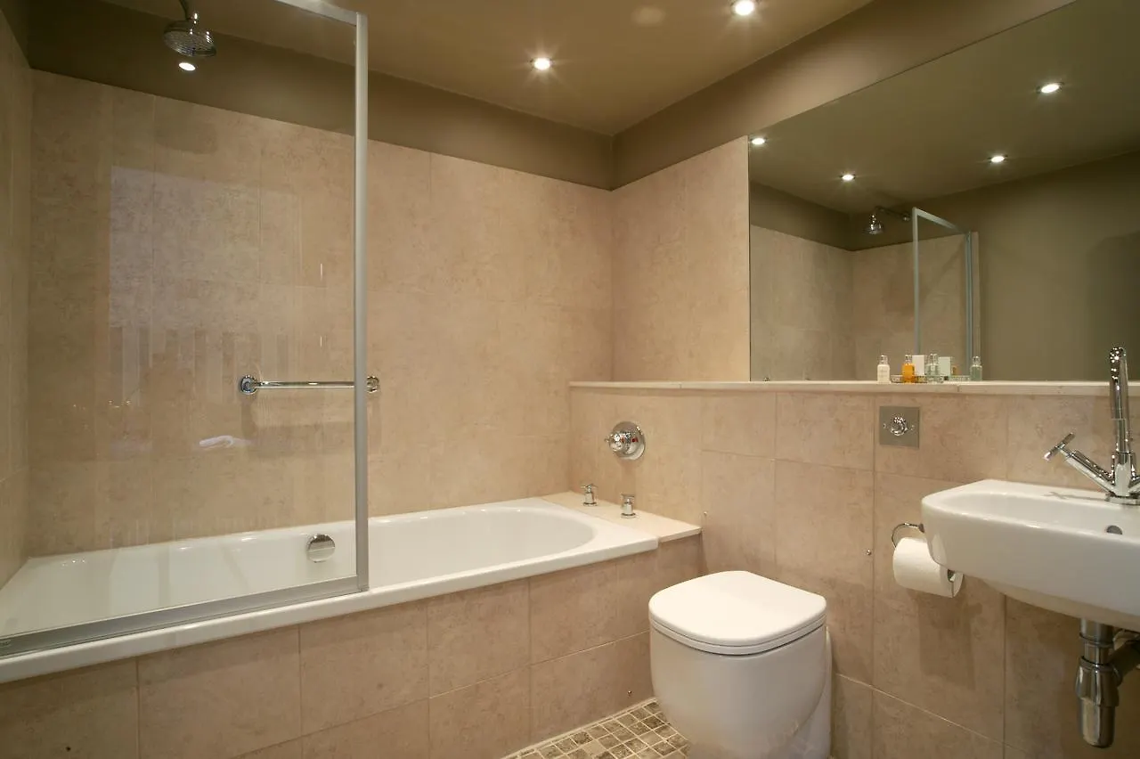 Tufton Arms Aparthotel 3*