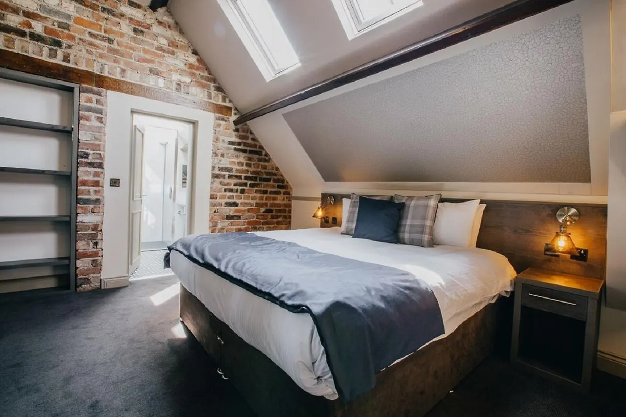 The Duke Of Edinburgh & Bar Hotel 4*