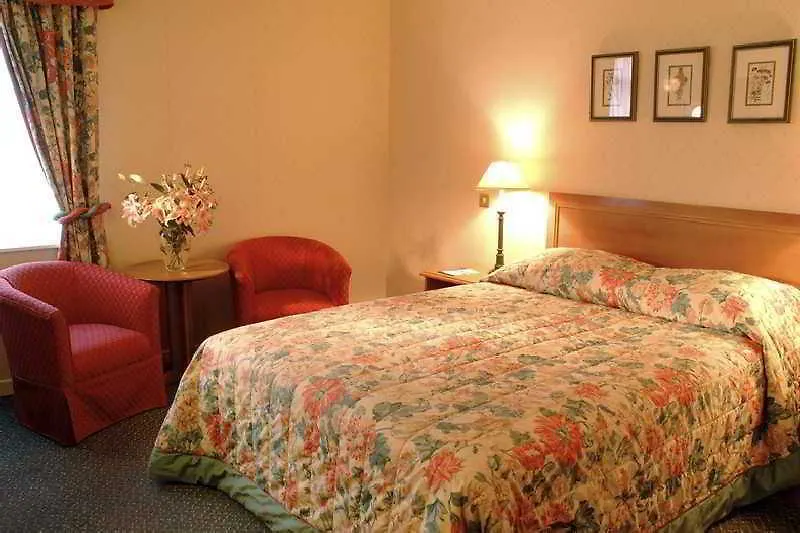 Hilltop Hotel 3*