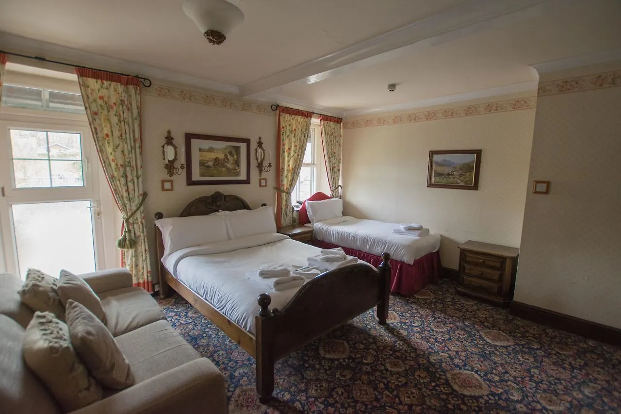 The Crown 4*