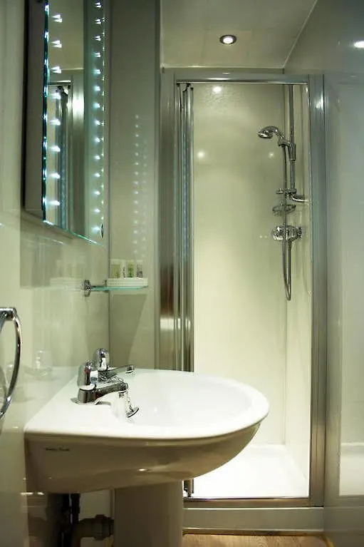 Gasthuis Claremont House 4*