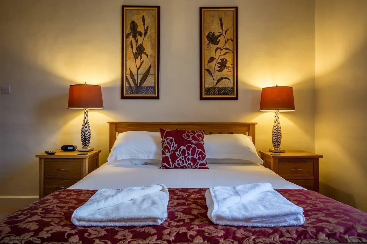 Powe House 4*