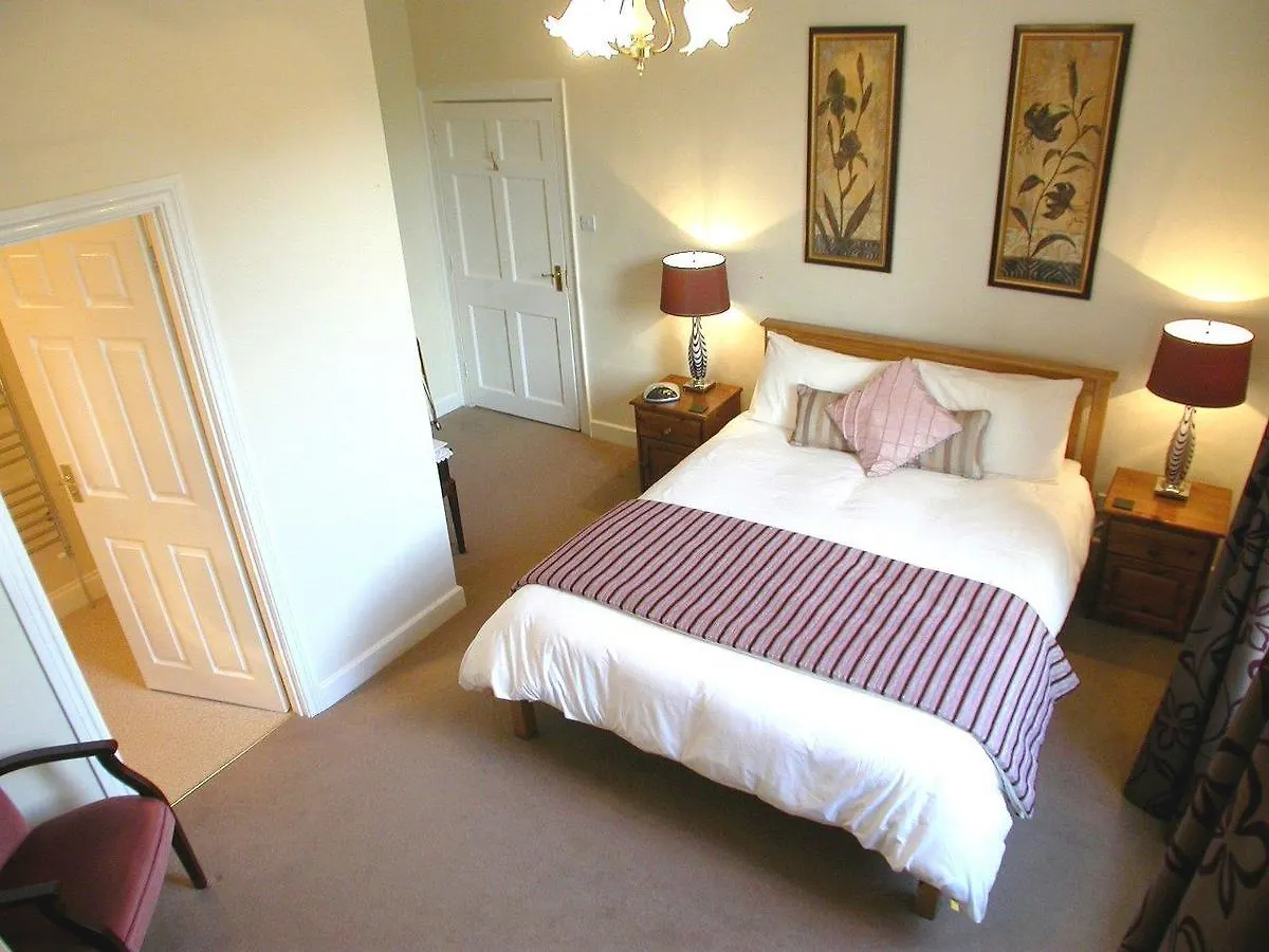 Powe House 4*
