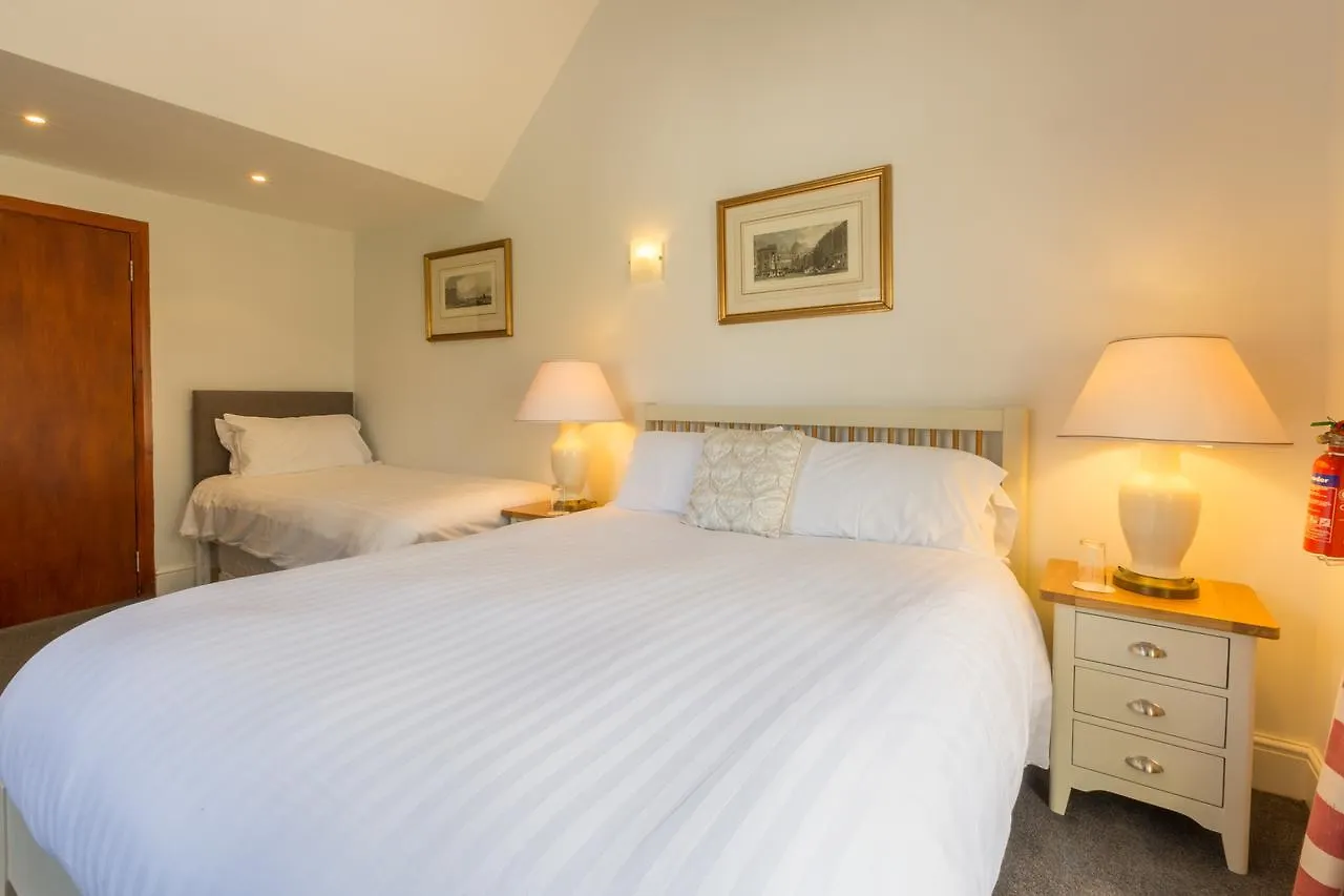 The Cross Keys 3*