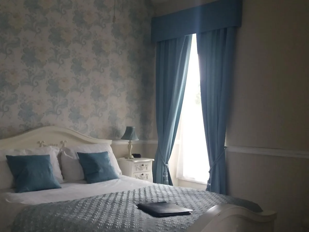Guest house New Hall Bank 4*