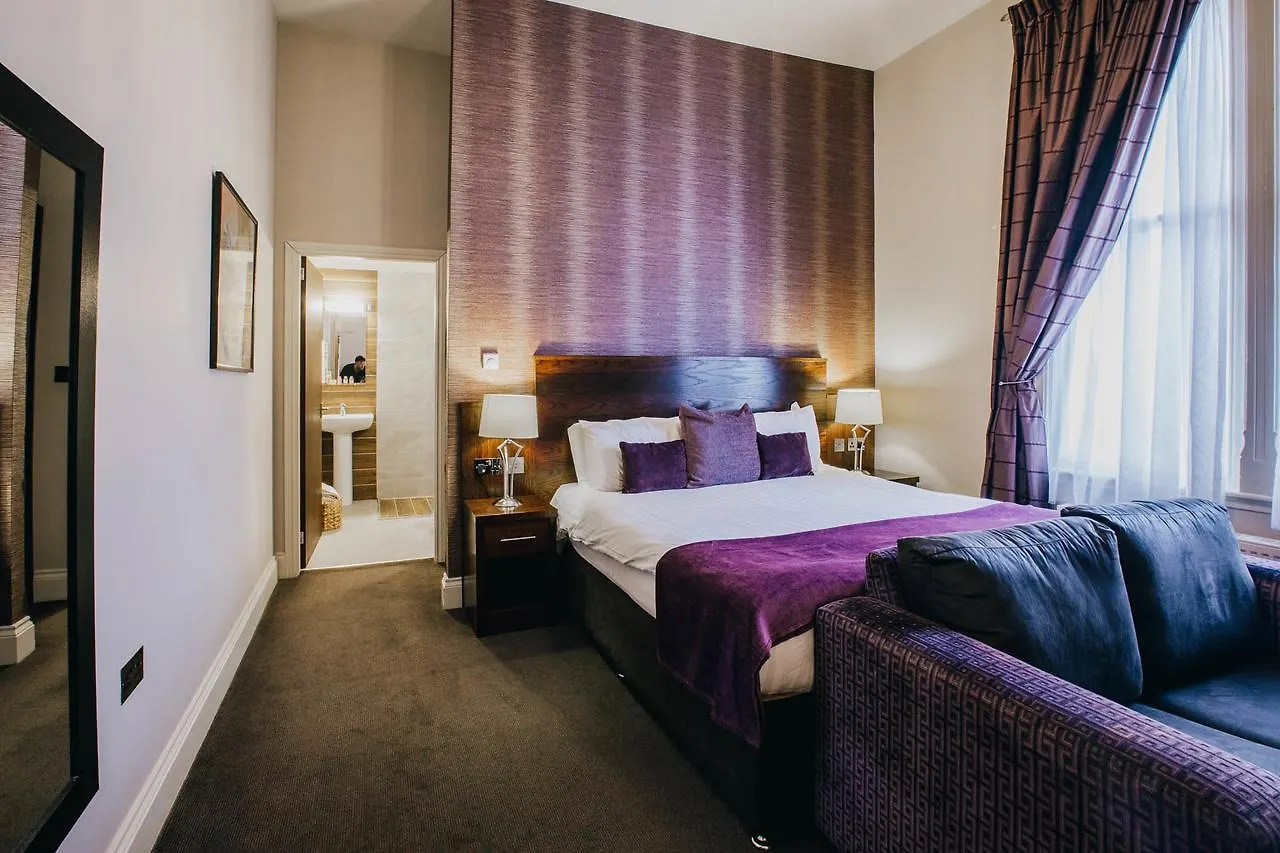 The Duke Of Edinburgh & Bar Hotel 4*