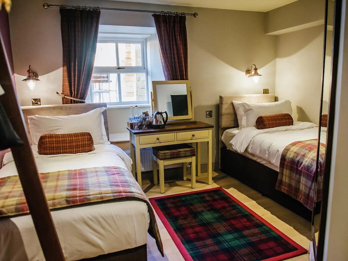 Hotel The Crown Pooley Bridge