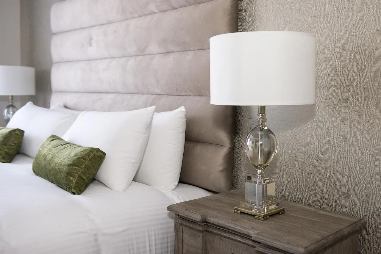 Roundthorn & Luxury 5* بنريث