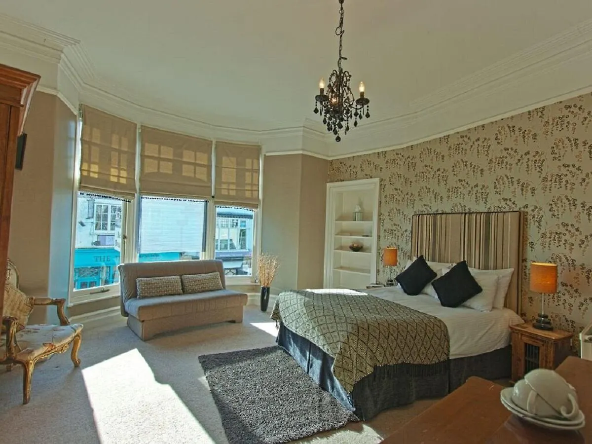 Monties - Adults Only Guest house