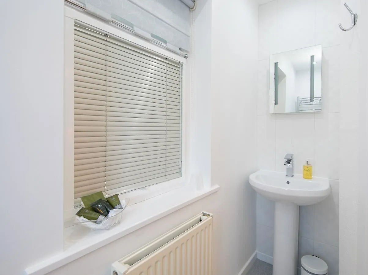 Thornbank House Offering Breakfast And With Free Off Site Health Club Guest house