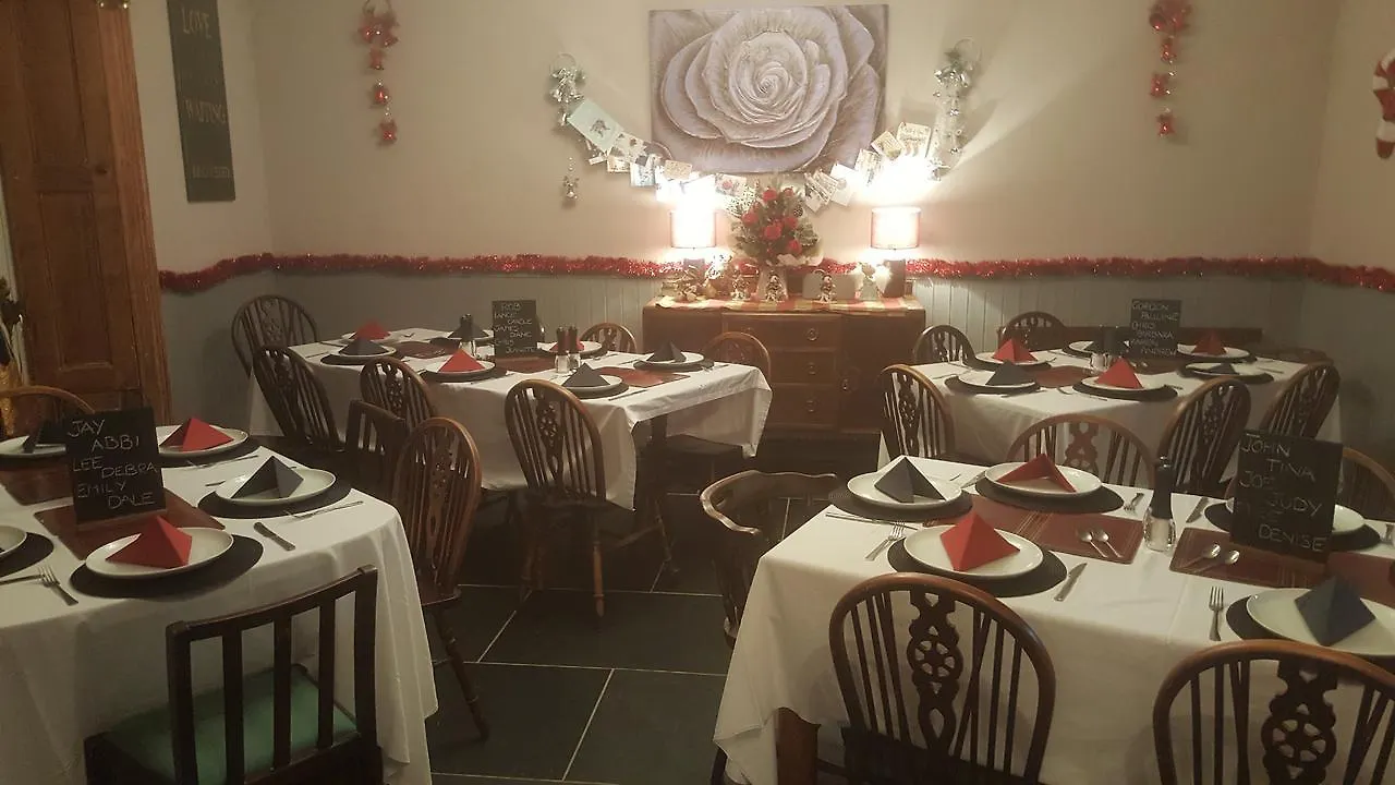 Bed & Breakfast The Ship 3*
