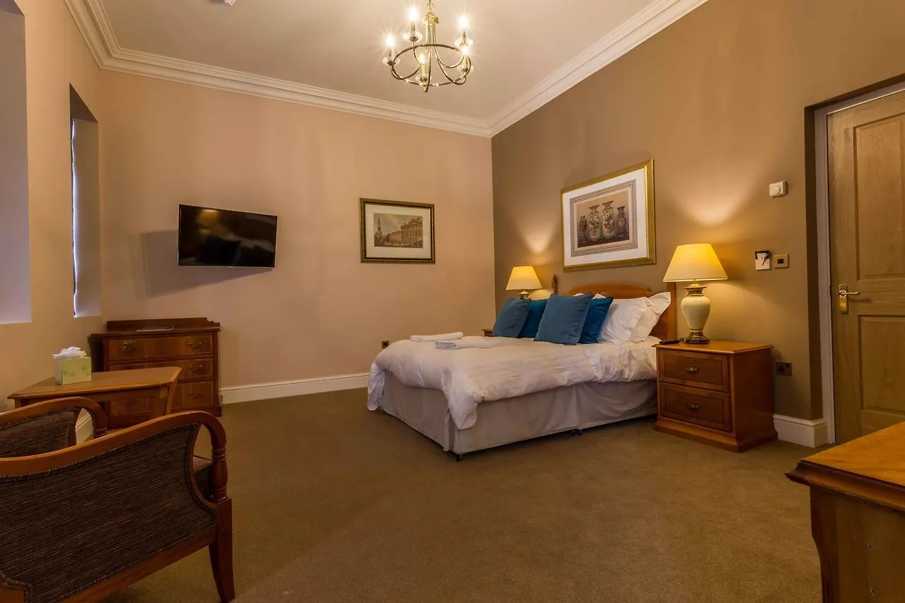 The 4* Levens