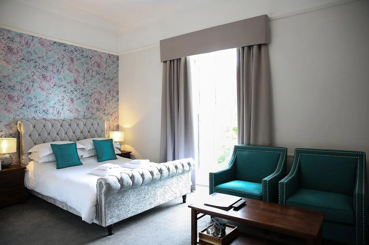 Latimer House 4*