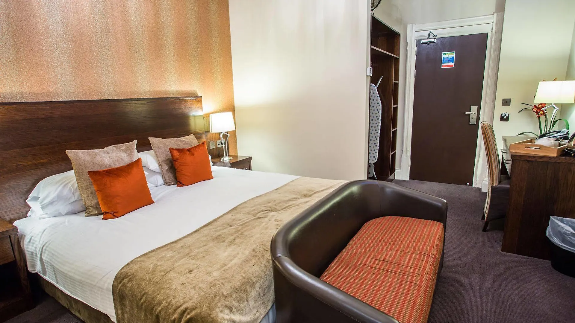 Hotel The Duke Of Edinburgh & Bar Barrow-in-Furness