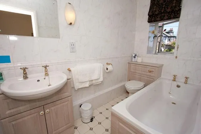 Nocleg ze śniadaniem Manor 5*