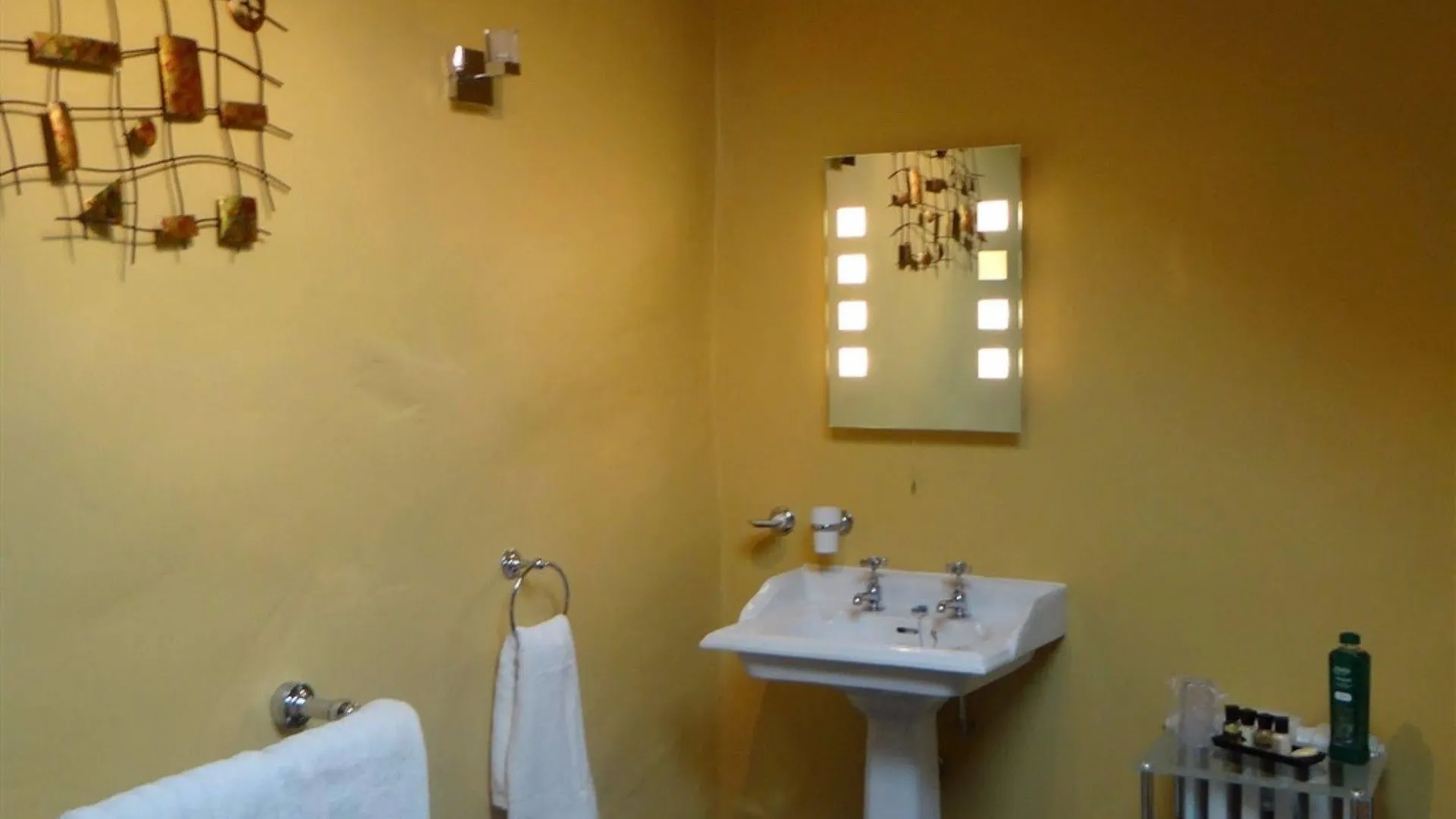 Casa de hóspedes The Wayside And Whisky Barn 4*