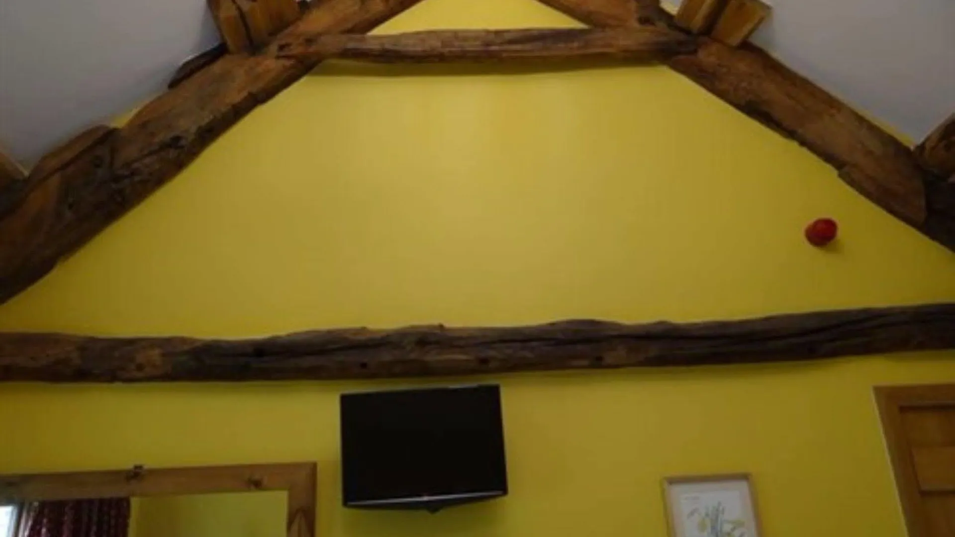 The Wayside And Whisky Barn 4* Whitbeck