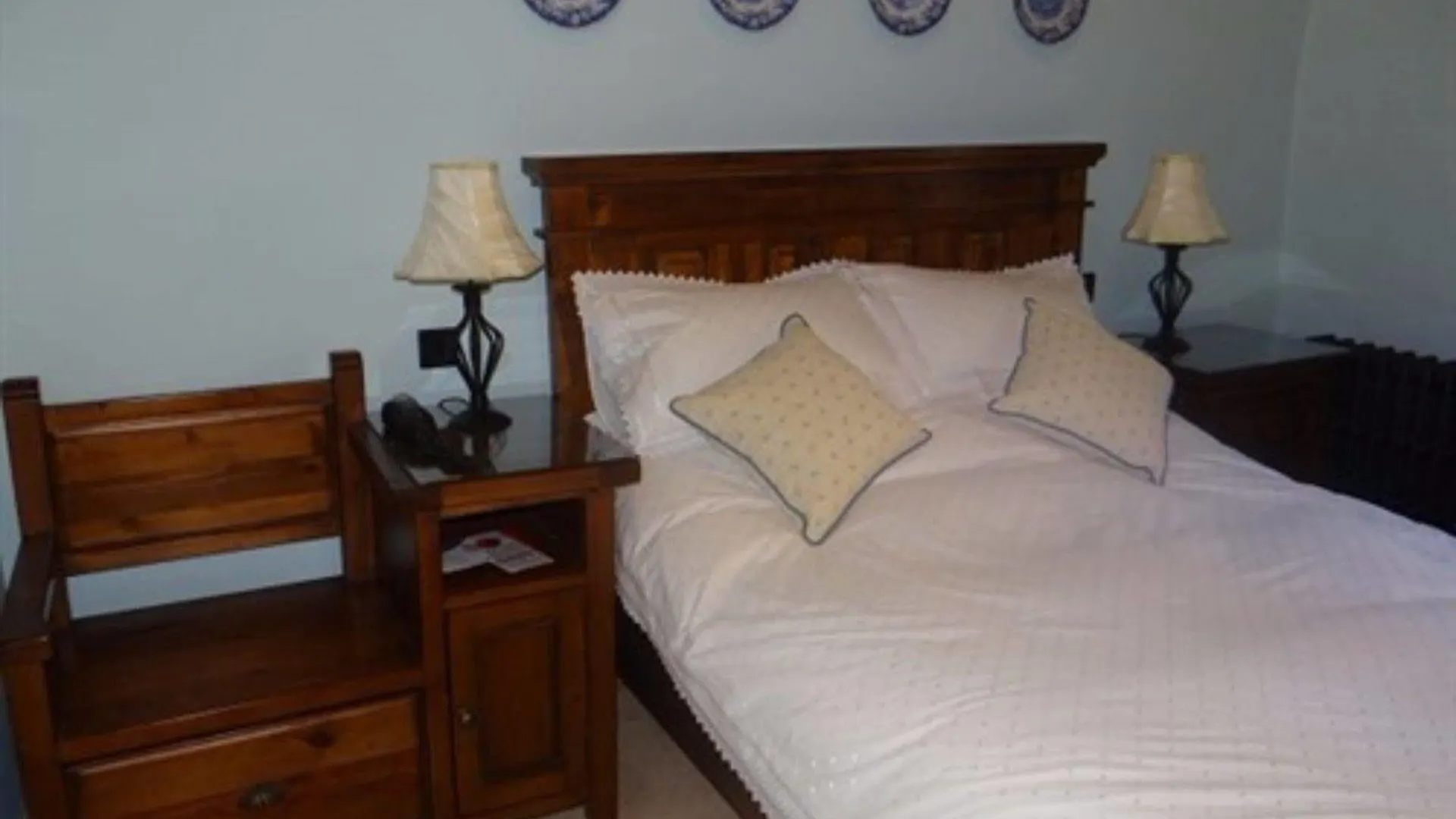 The Wayside And Whisky Barn Casa de hóspedes 4*