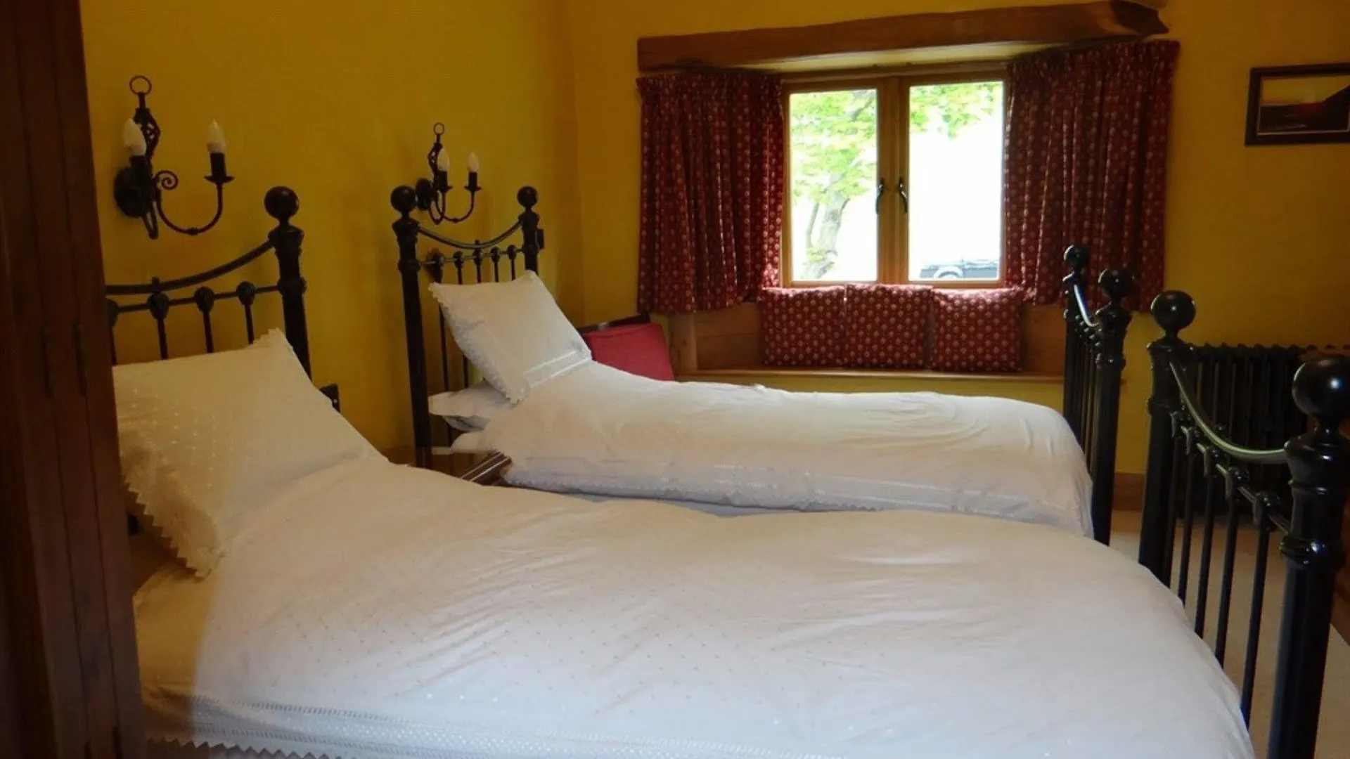 The Wayside And Whisky Barn Casa de hóspedes 4*