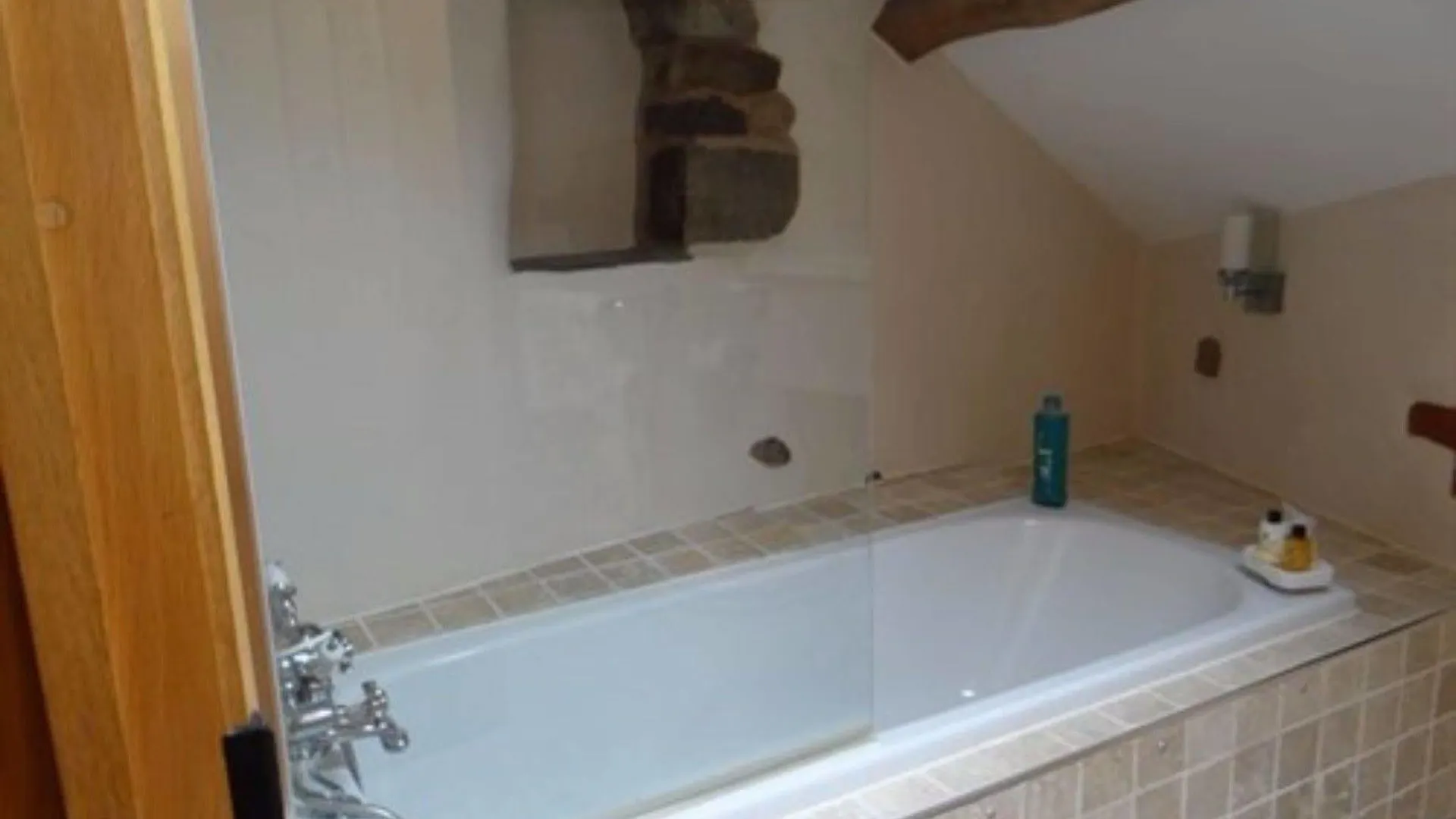 Casa de hóspedes The Wayside And Whisky Barn 4*
