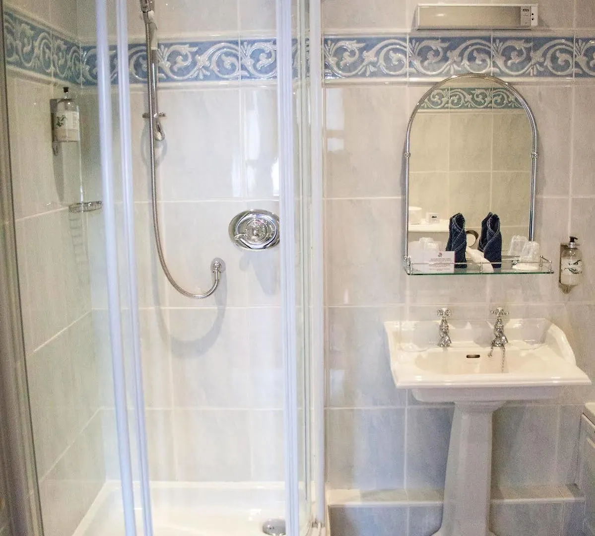 فندق لانغدالي تشيس 5*